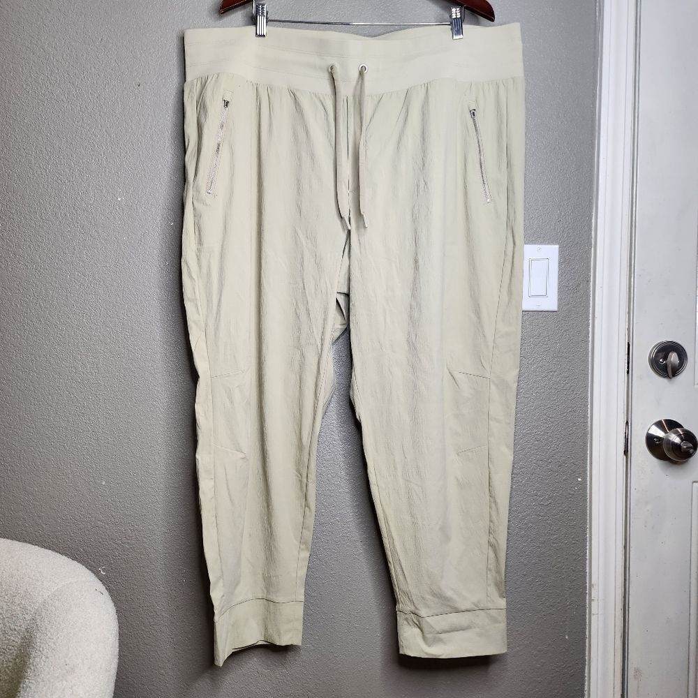 Athleta Womens Cream Colored Pants